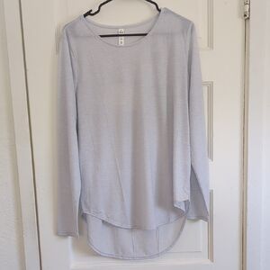 Under Armour Gray Asymmetrical Long Sleeve Blouse